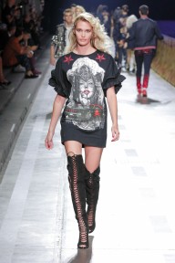 Look 18