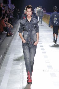 Look 32