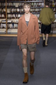 Look 16