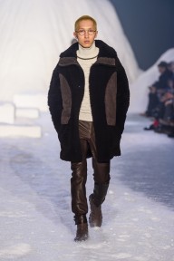 Look 10