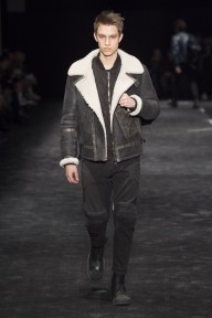 Look 32