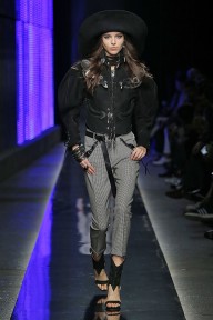 Look 14