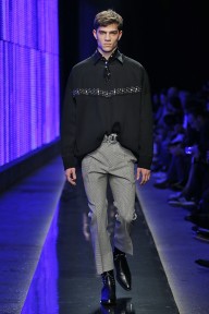 Look 16