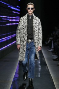 Look 19