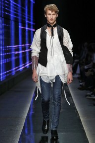 Look 28
