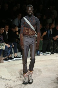 Look 16