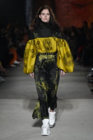 Look 16