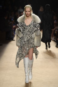 Look 12