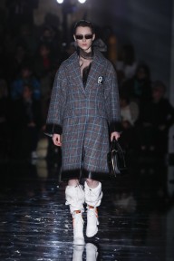 Look 15