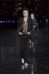 Look 15