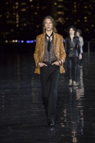 Look 32