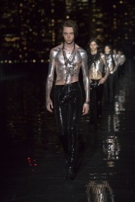 Look 77