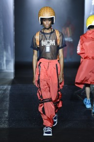 Look 10
