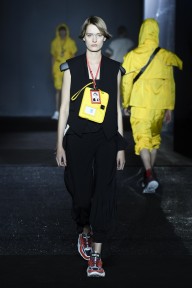 Look 16