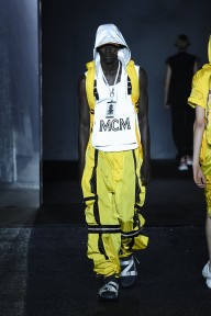 Look 18