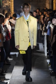 Look 16