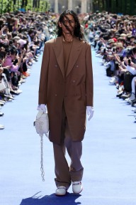 Look 18