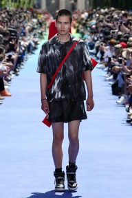 Look 32