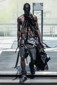 Look 16