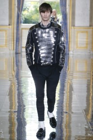 Look 100
