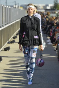 Look 10