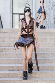 Look 15
