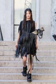 Look 16