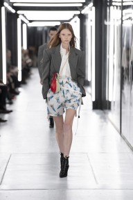 Look 10