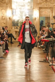 Look 16