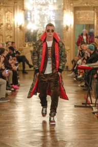 Look 25