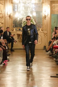 Look 60