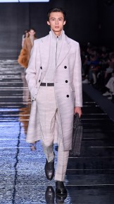 Look 16