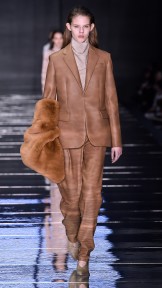 Look 17