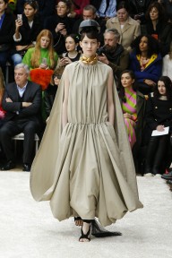 Look 10