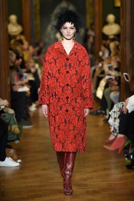Look 16
