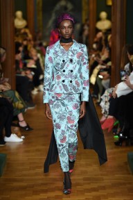 Look 18