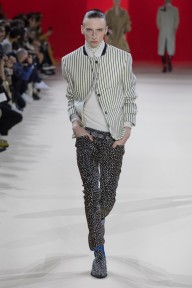 Look 16
