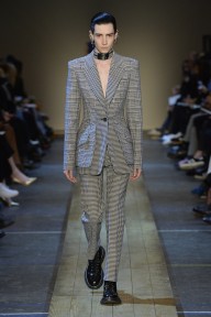 Look 16