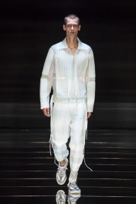 Look 16