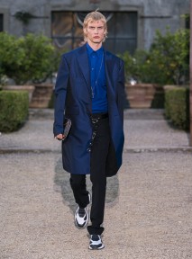 Look 10