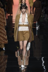 Look 19