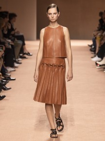 Look 18