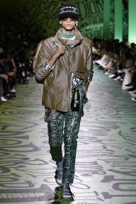 Look 16
