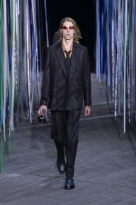 Look 16