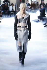 Look 32