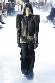 Look 3