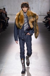 Look 16