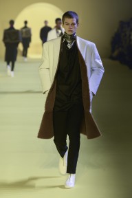 Look 19