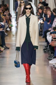 Look 16