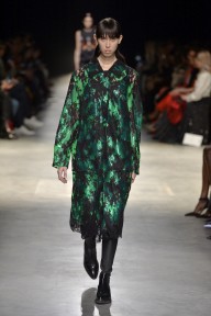 Look 16